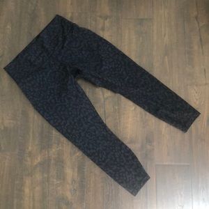 Lululemon wunder under 25” 12
